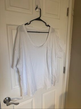 aerie White Scoop Neck Short Sleeve Pocket Tee